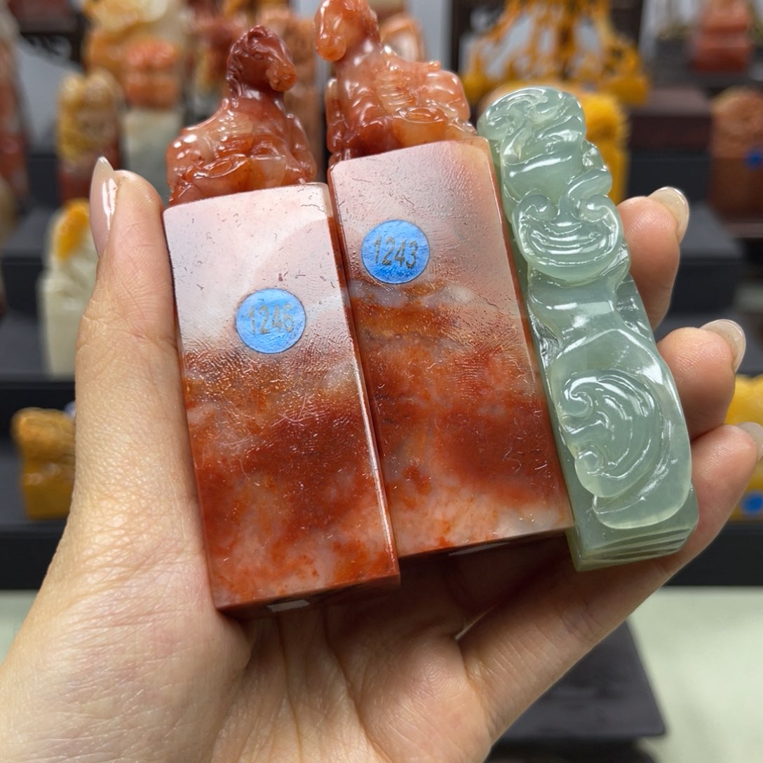 昌化石印石五**龙1246。  1243。 1252。   