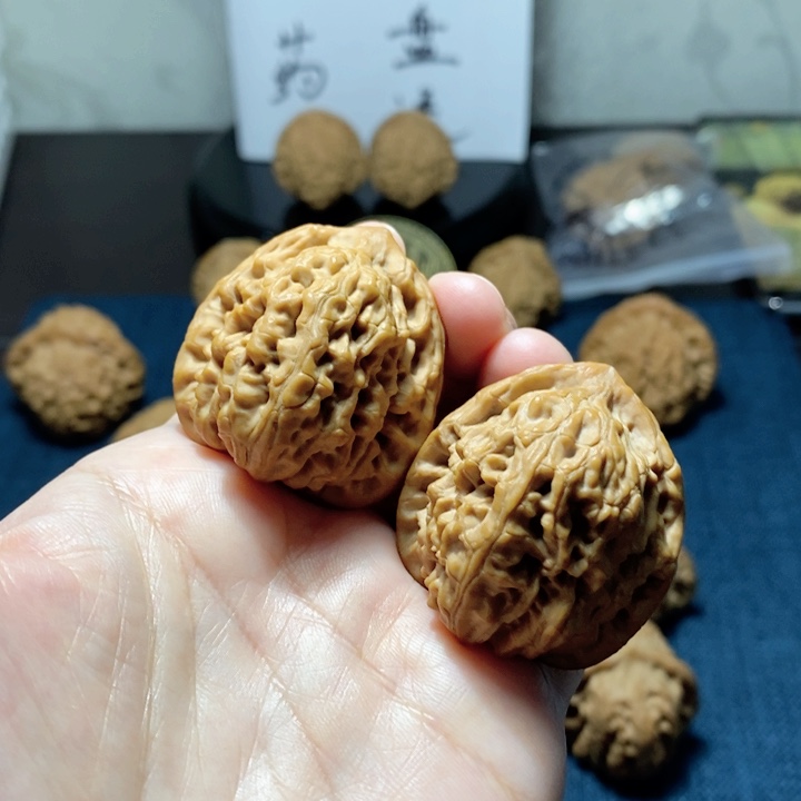 桃核吊坠四眼虎核桃36.5
