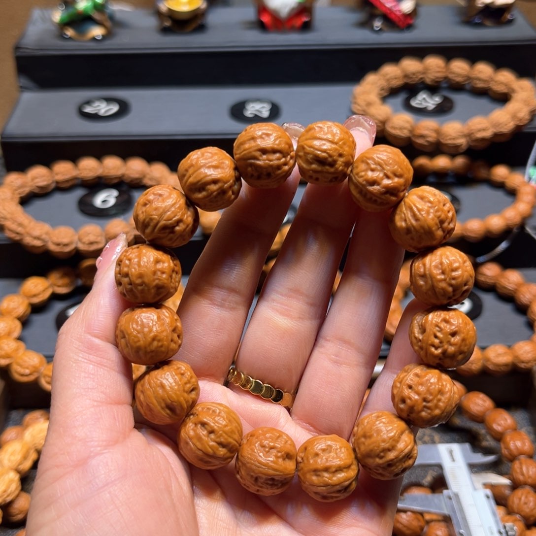文玩核桃手串苏****羊精品