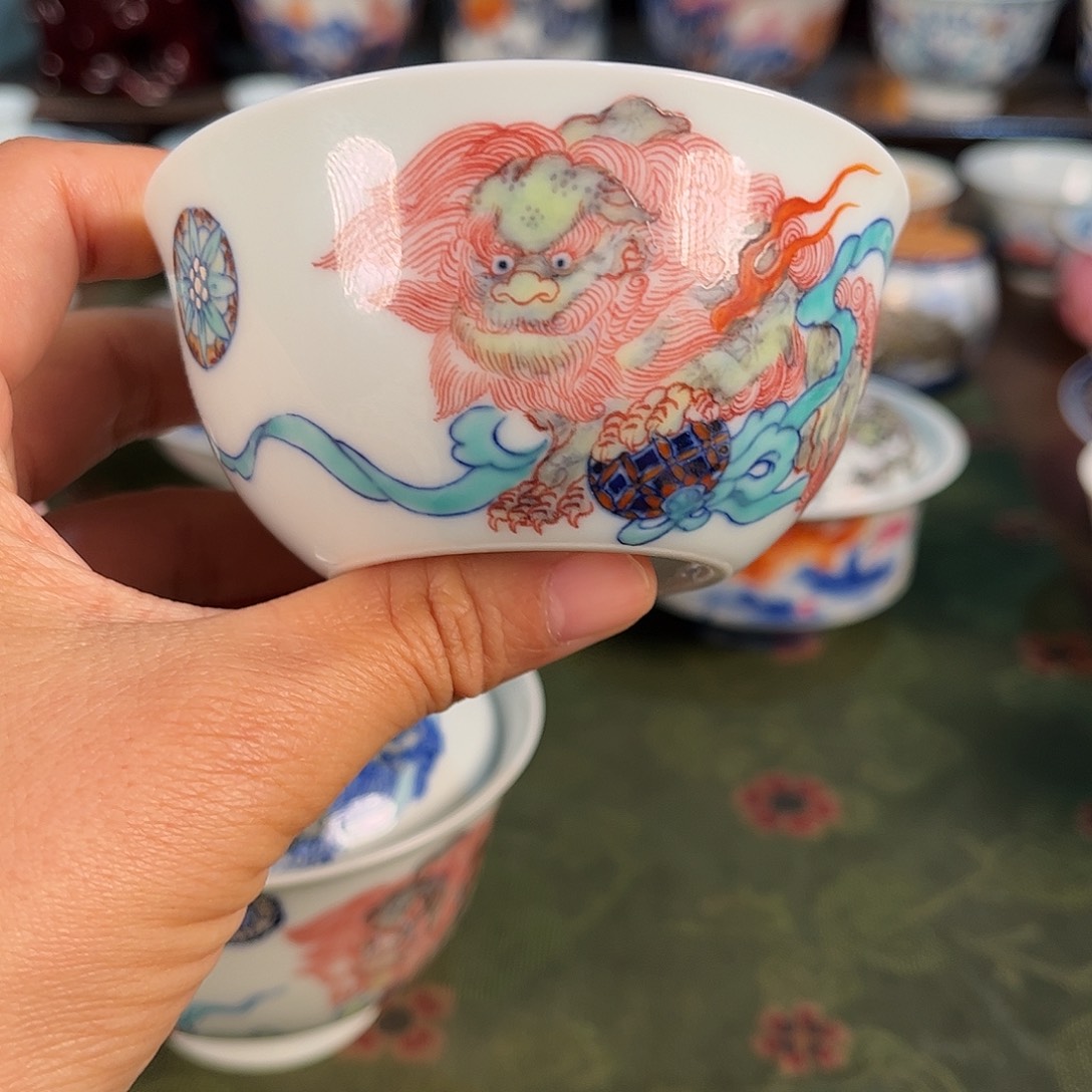 釉里红狮子鸡缸杯