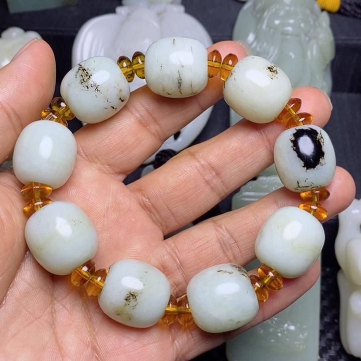 和田玉颈饰未镶嵌