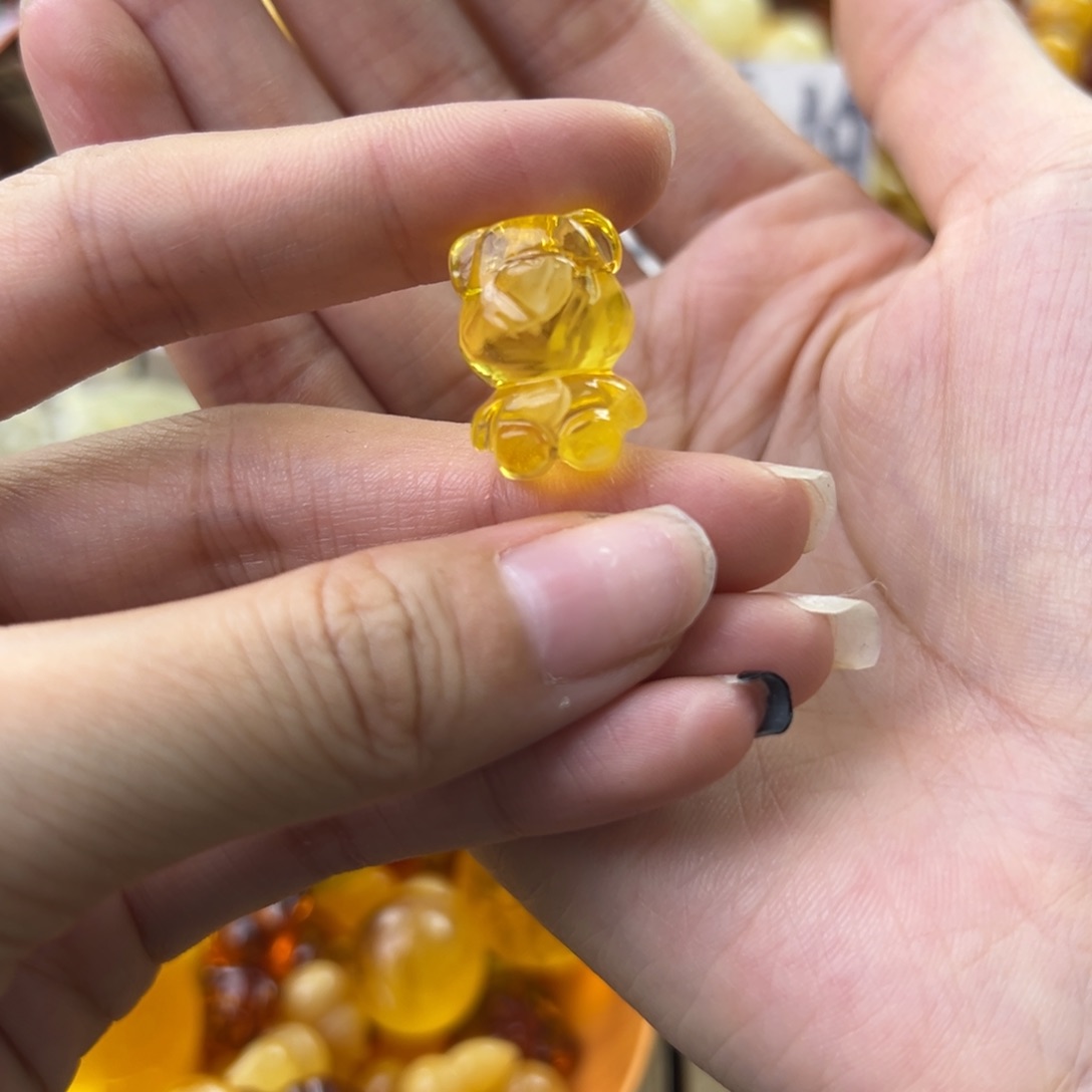 琥珀珠宝奇石未镶嵌