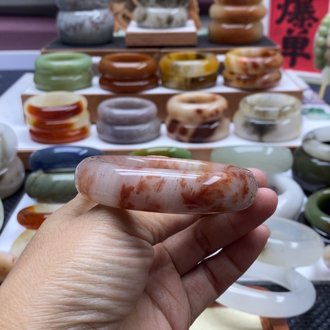 石英质玉手镯未镶嵌?*静