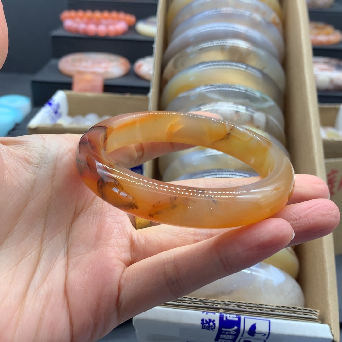 【闪购商品】玛瑙/玉髓手镯未镶嵌程*峡