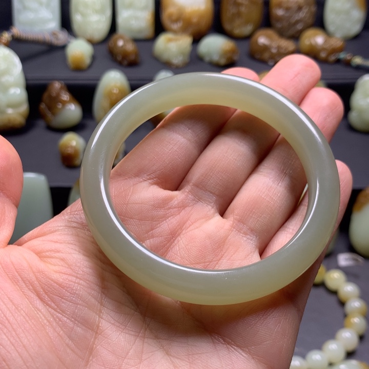 和田玉（糖玉）未镶嵌手镯58