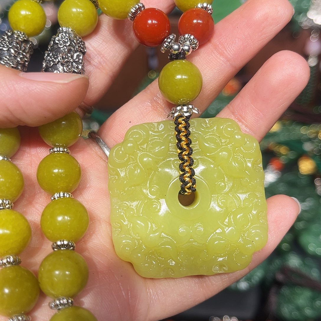 颈饰未镶嵌和田玉