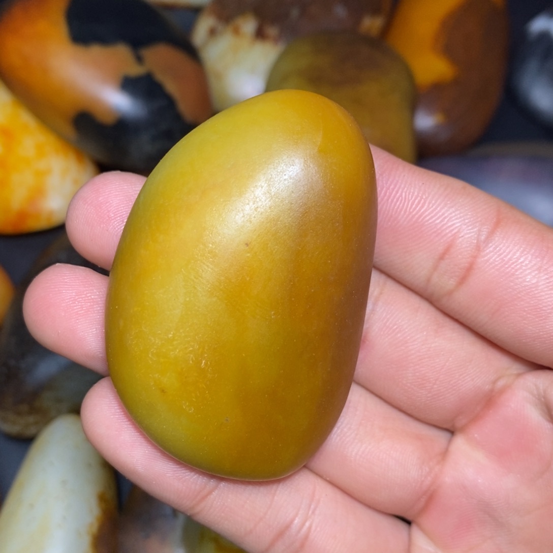 和田玉未镶嵌珠宝奇石