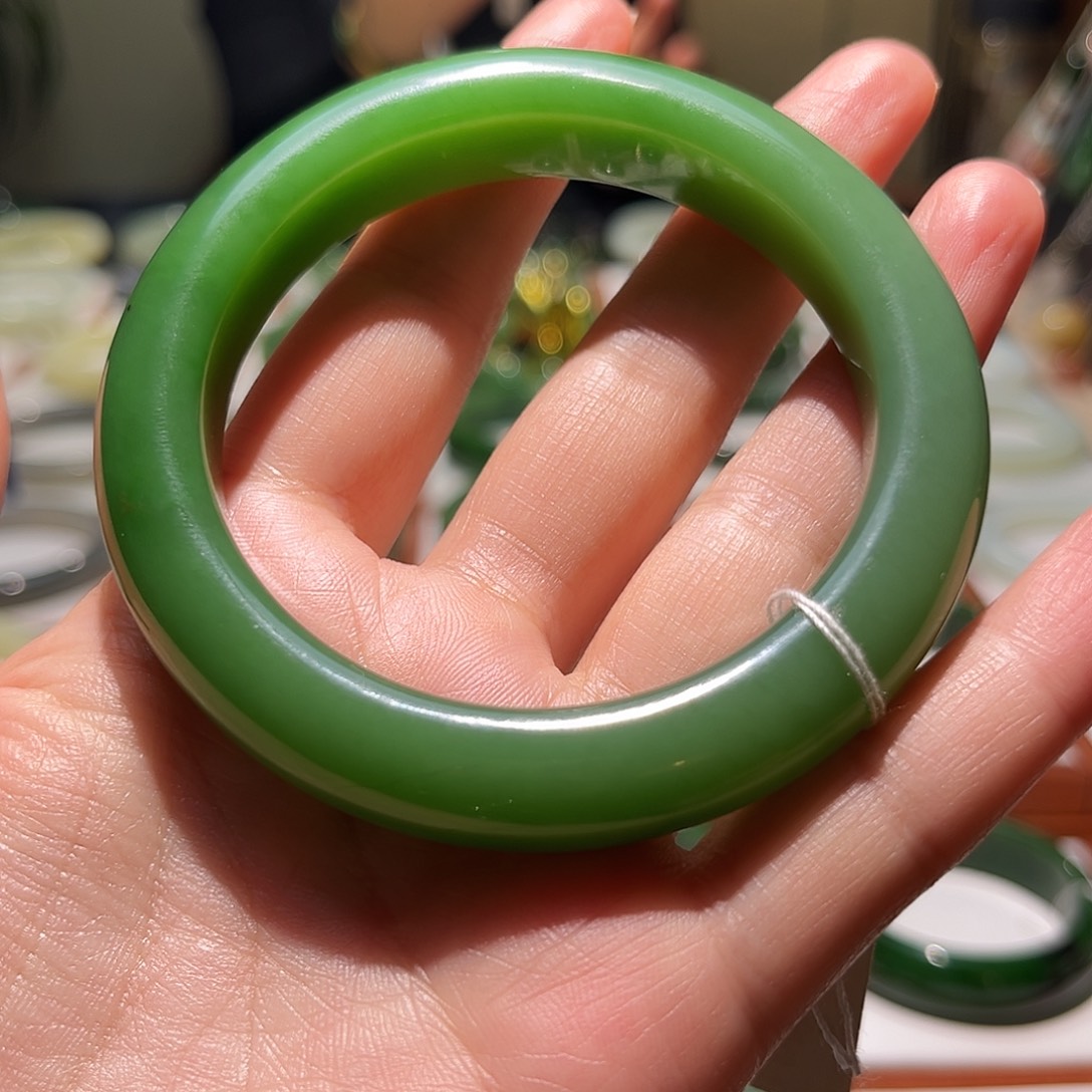 和田玉未镶嵌手镯