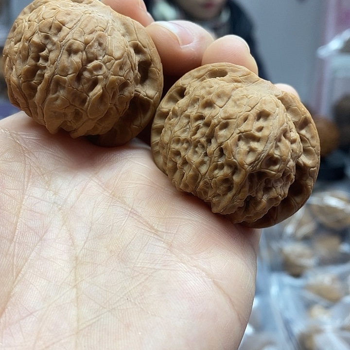 文玩核桃把件42血麒麟红皮