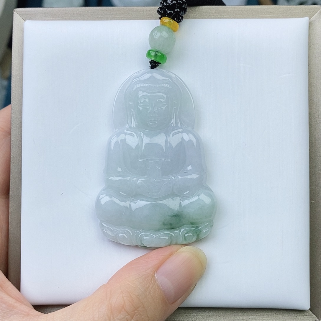 翡翠未镶嵌颈饰观音