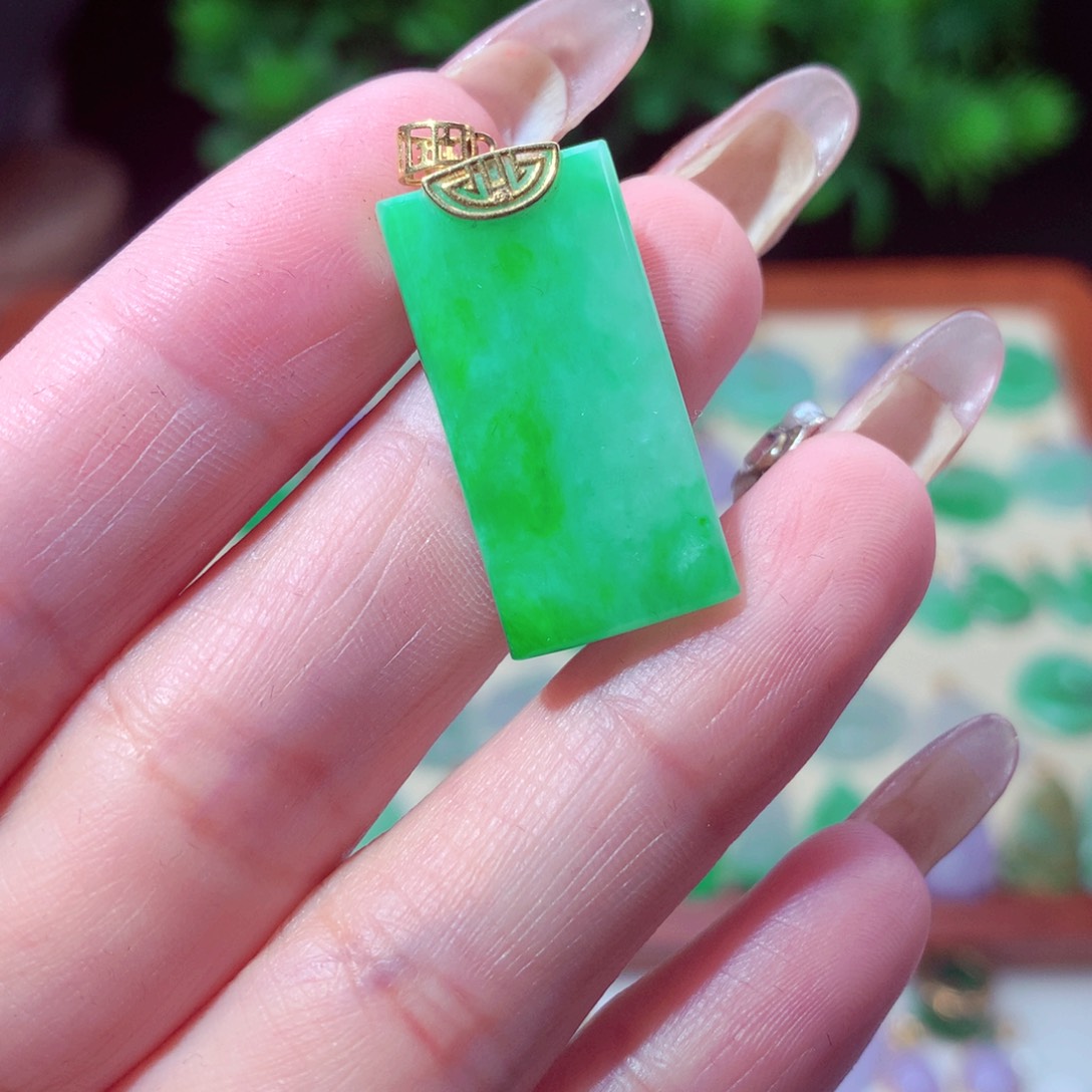 翡翠吊坠(不含链)18K金镶嵌