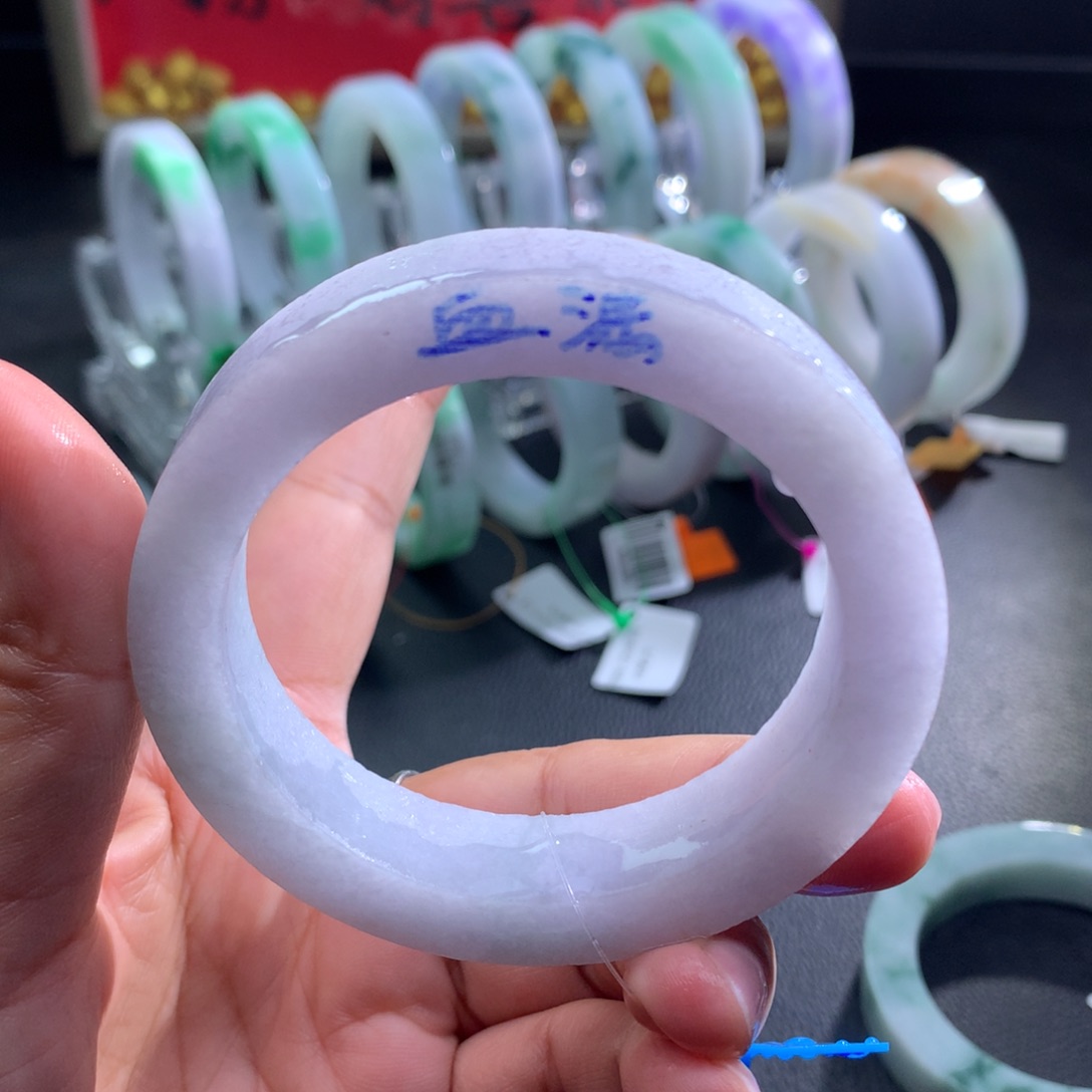 定制翡翠未镶嵌翡翠手镯