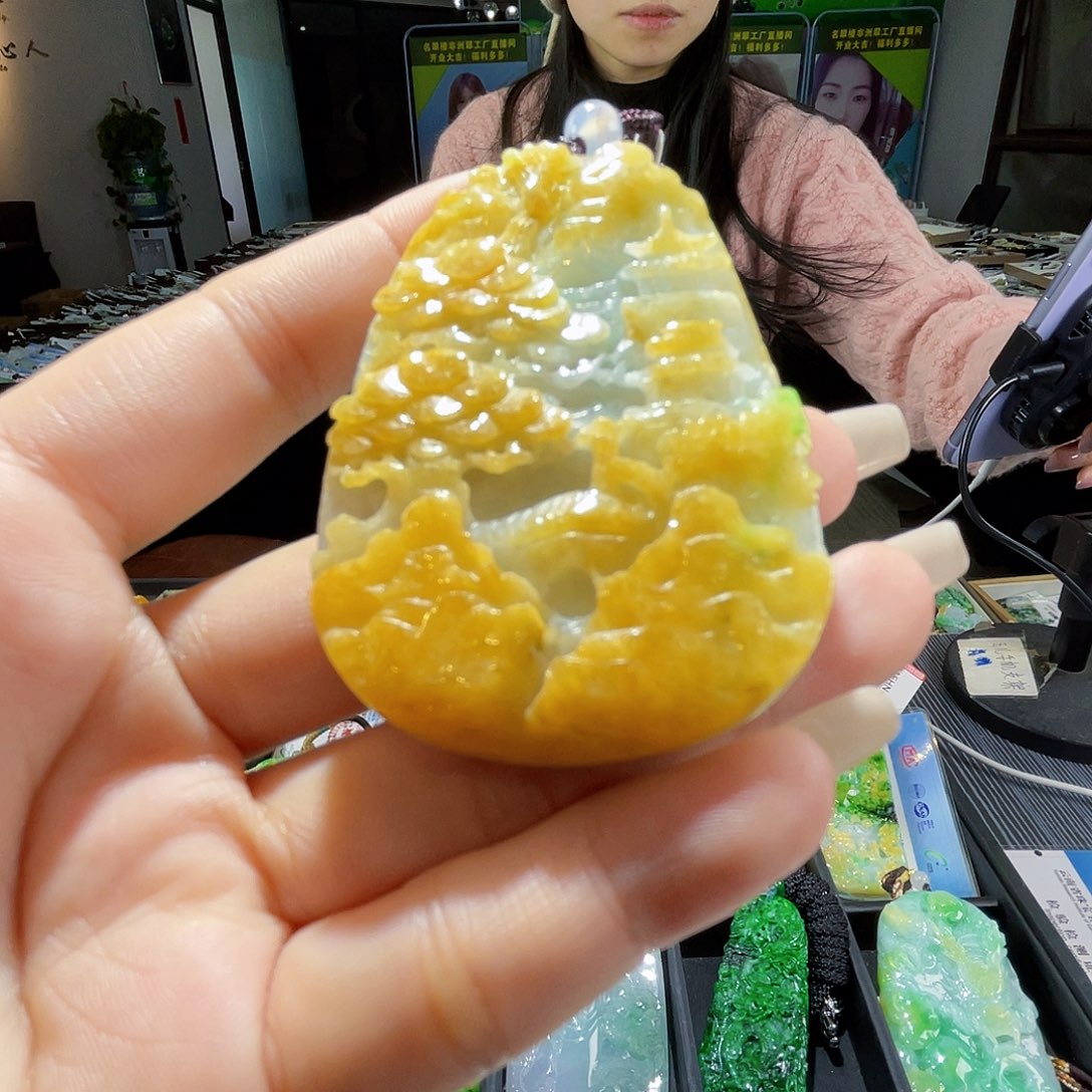 颈饰未镶嵌翡翠一