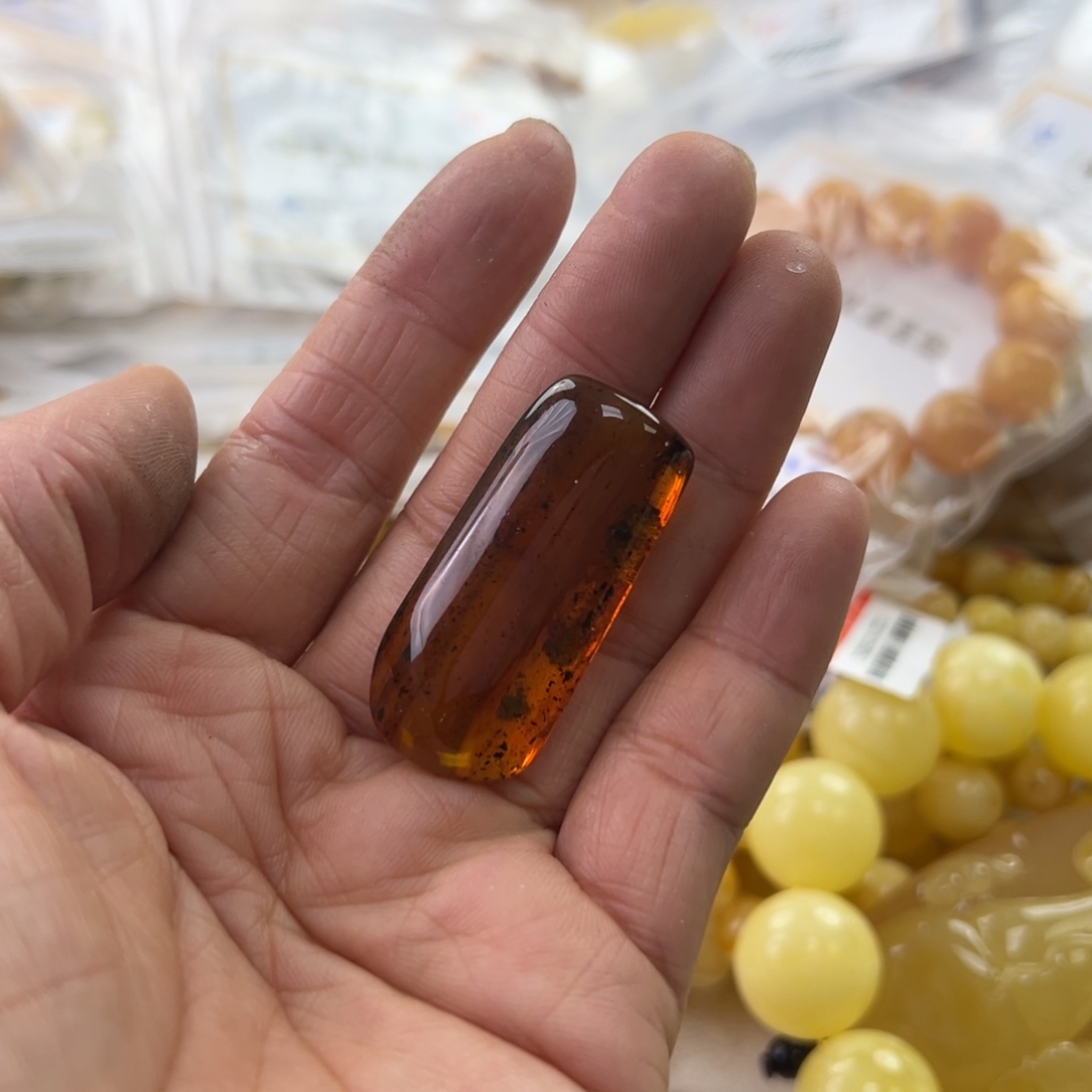 琥珀珠宝奇石未镶嵌