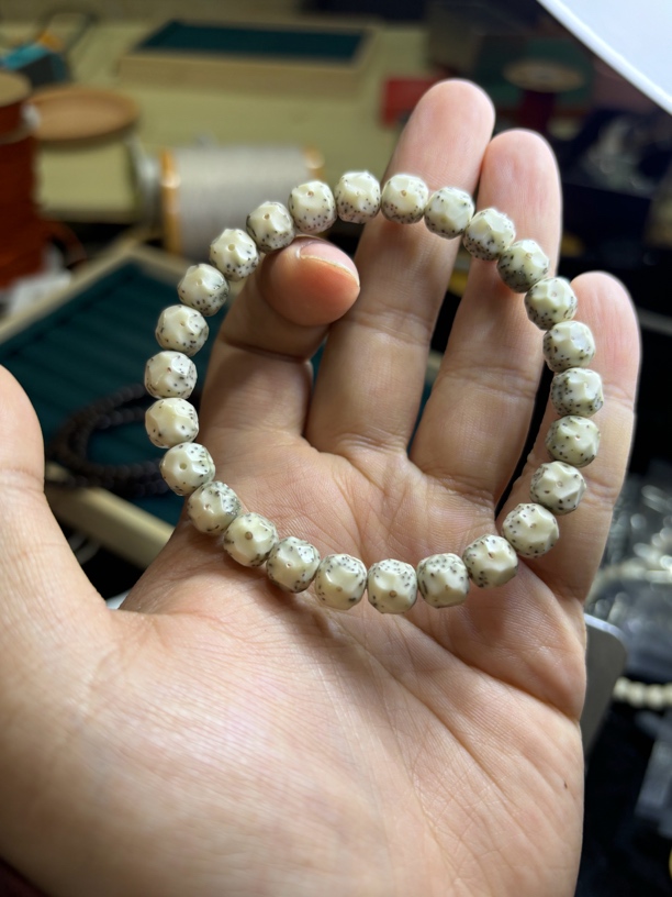 银标8.7白底微绿玉化万象二代星月菩提手串S8.7YHWX-7