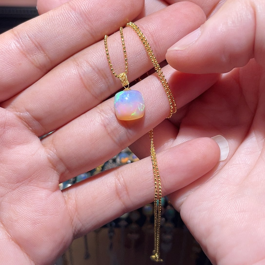 18K金镶嵌欧泊吊坠）艺****林