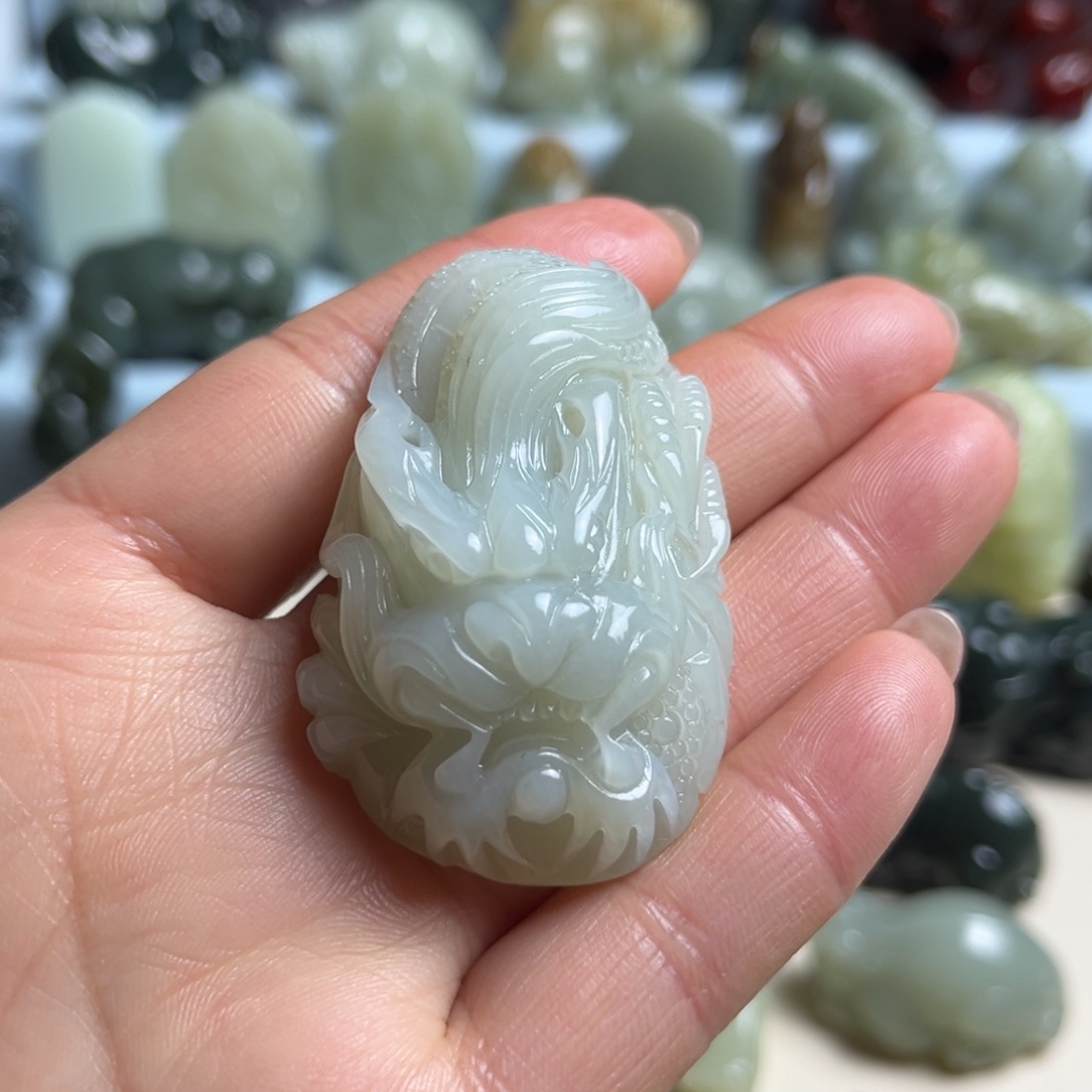 ⁶****和田玉未镶嵌挂件