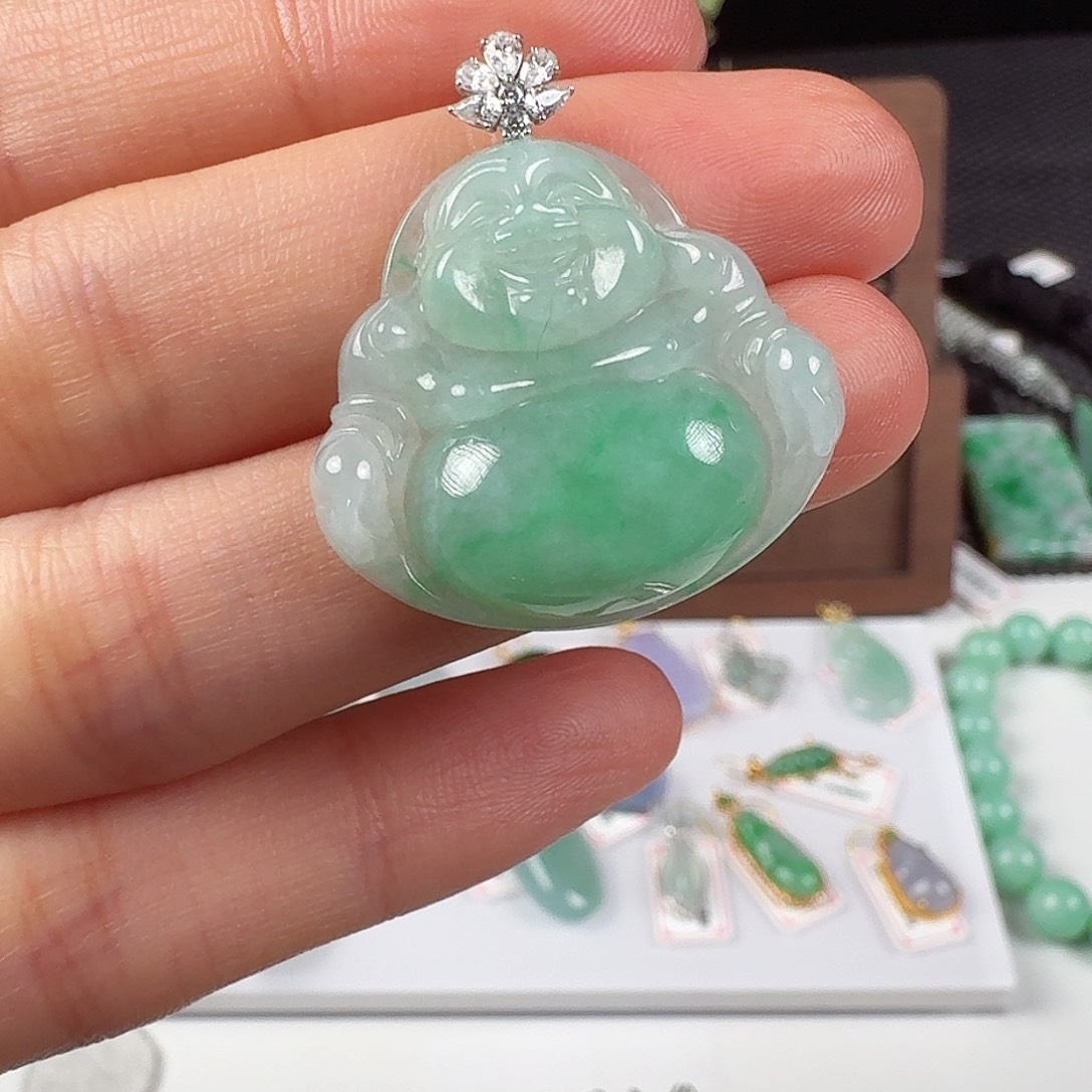 翡翠18K金镶嵌颈饰