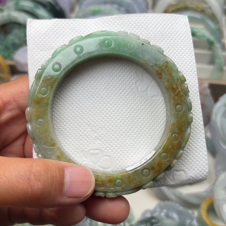 翡翠未镶嵌手镯54.8圈205