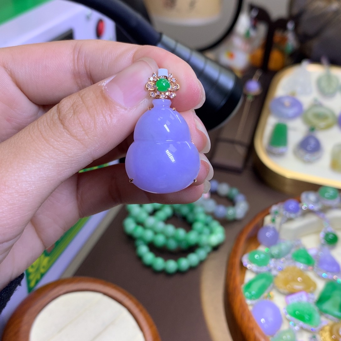 翡翠颈饰18K金镶嵌翡翠