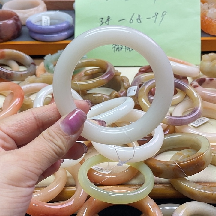 未镶嵌手镯石英质玉一**愿