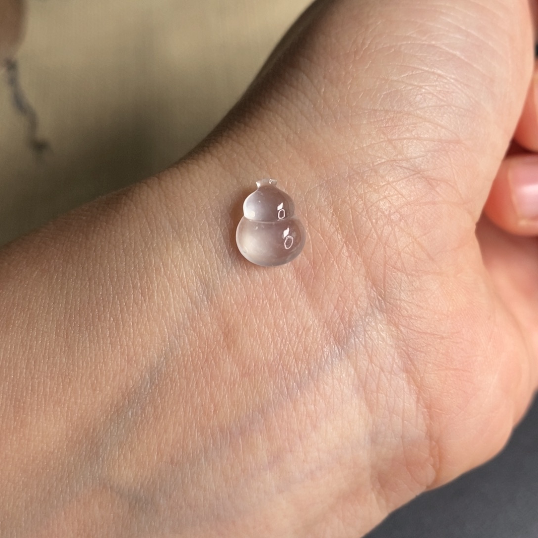 翡翠未镶嵌颈饰葫芦