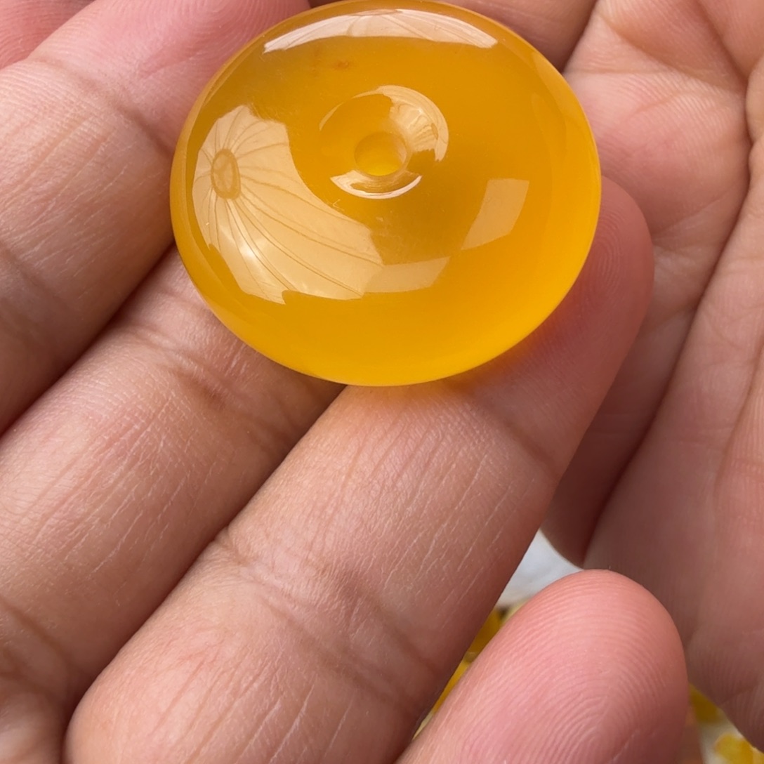 未镶嵌琥珀珠宝奇石