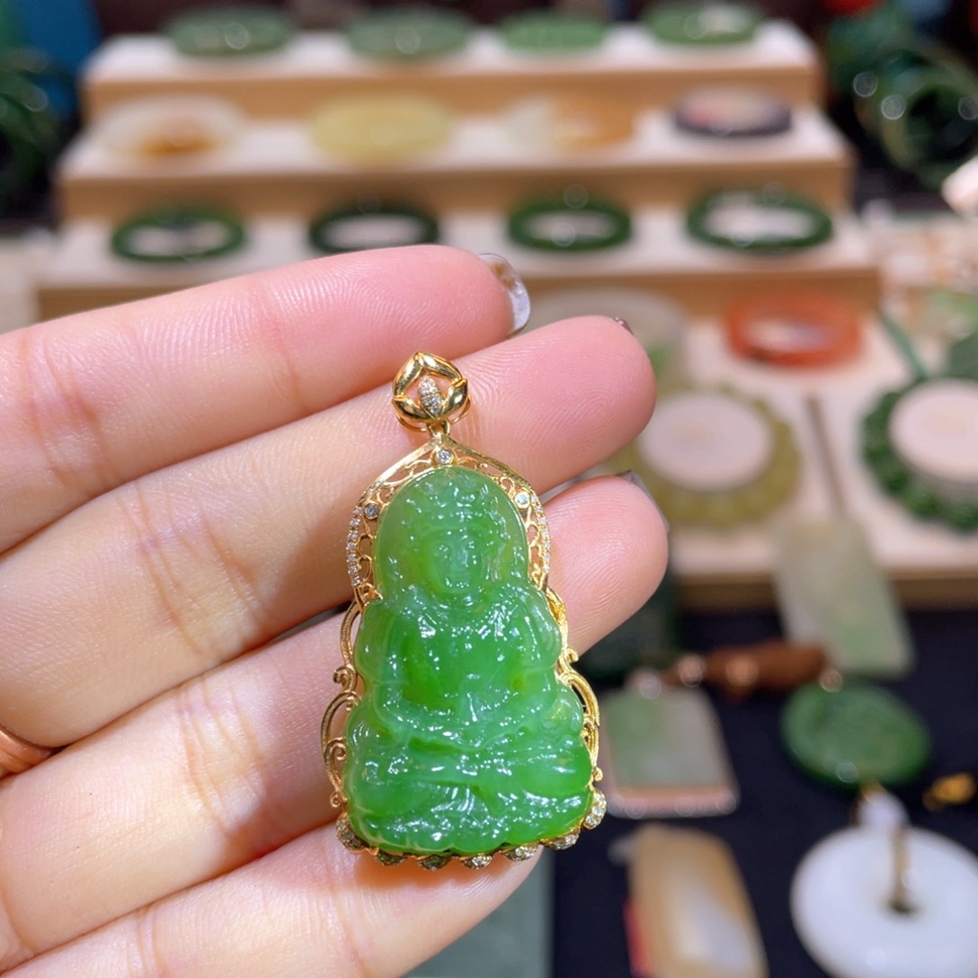 和田玉高品18Ｋ果绿度母18K金镶嵌