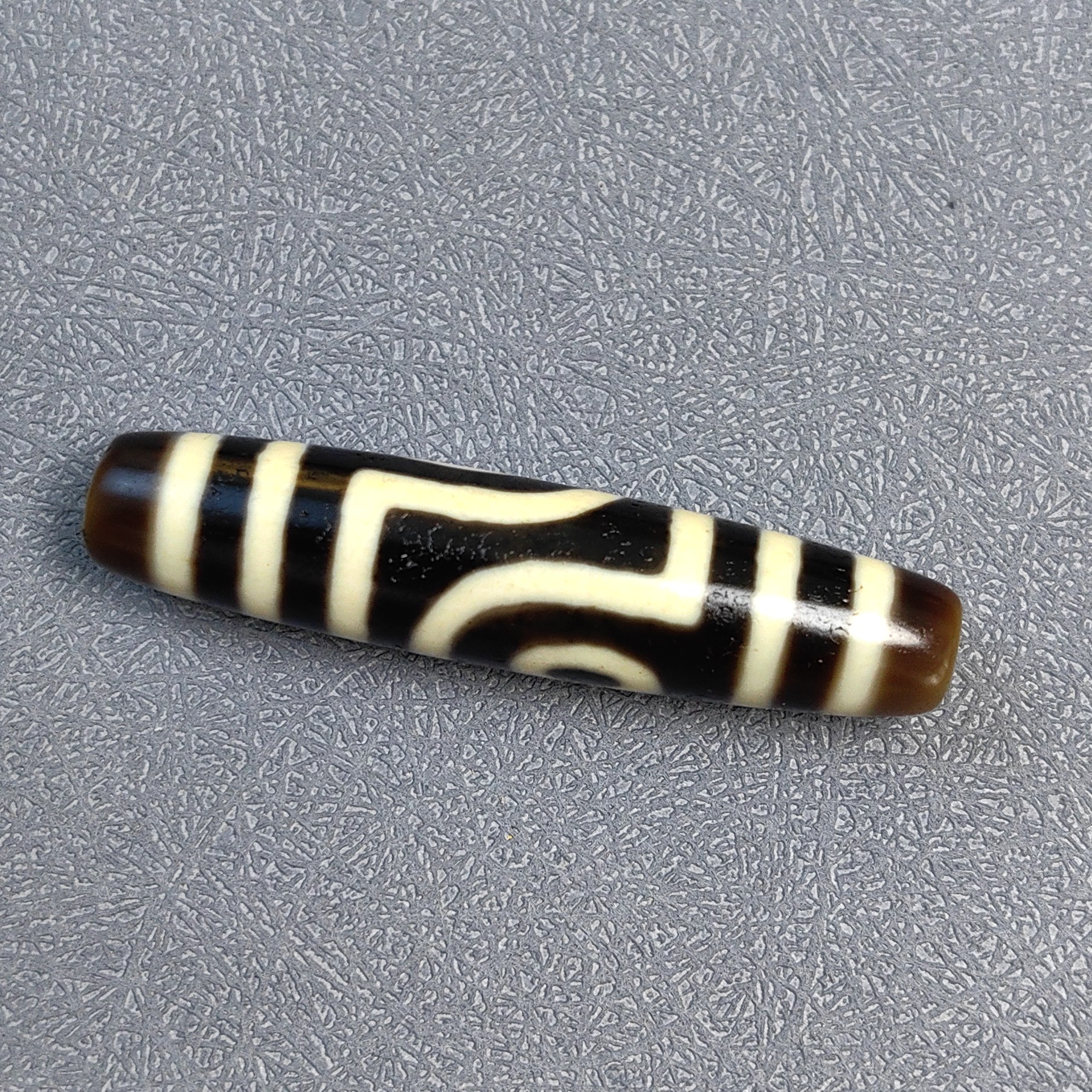 建成牙黄如意二眼，桃花增长，学业有所成，事业有所顺，广结善缘。