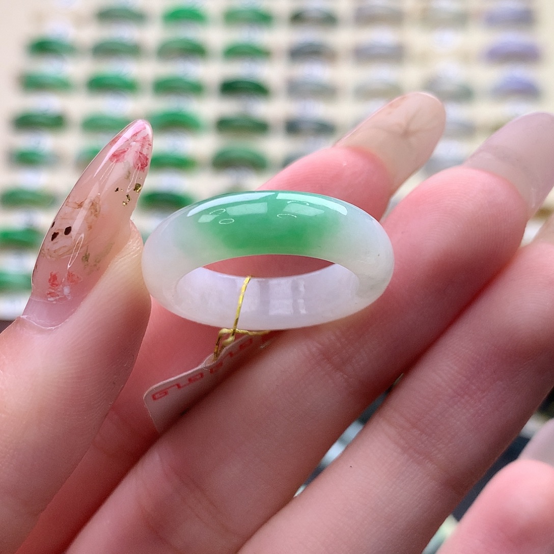 翡翠未镶嵌戒指港16