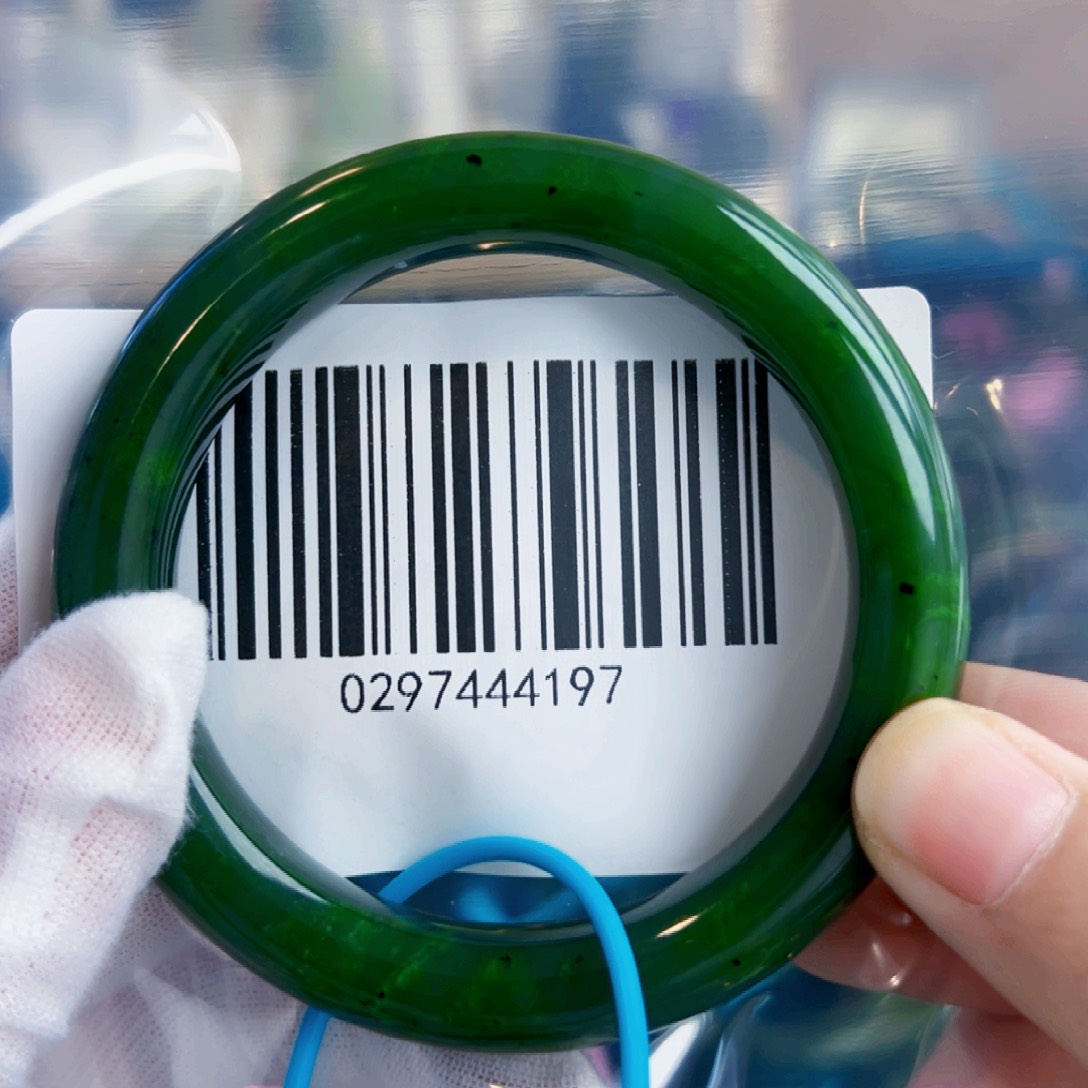 和田玉手镯未镶嵌包容5657