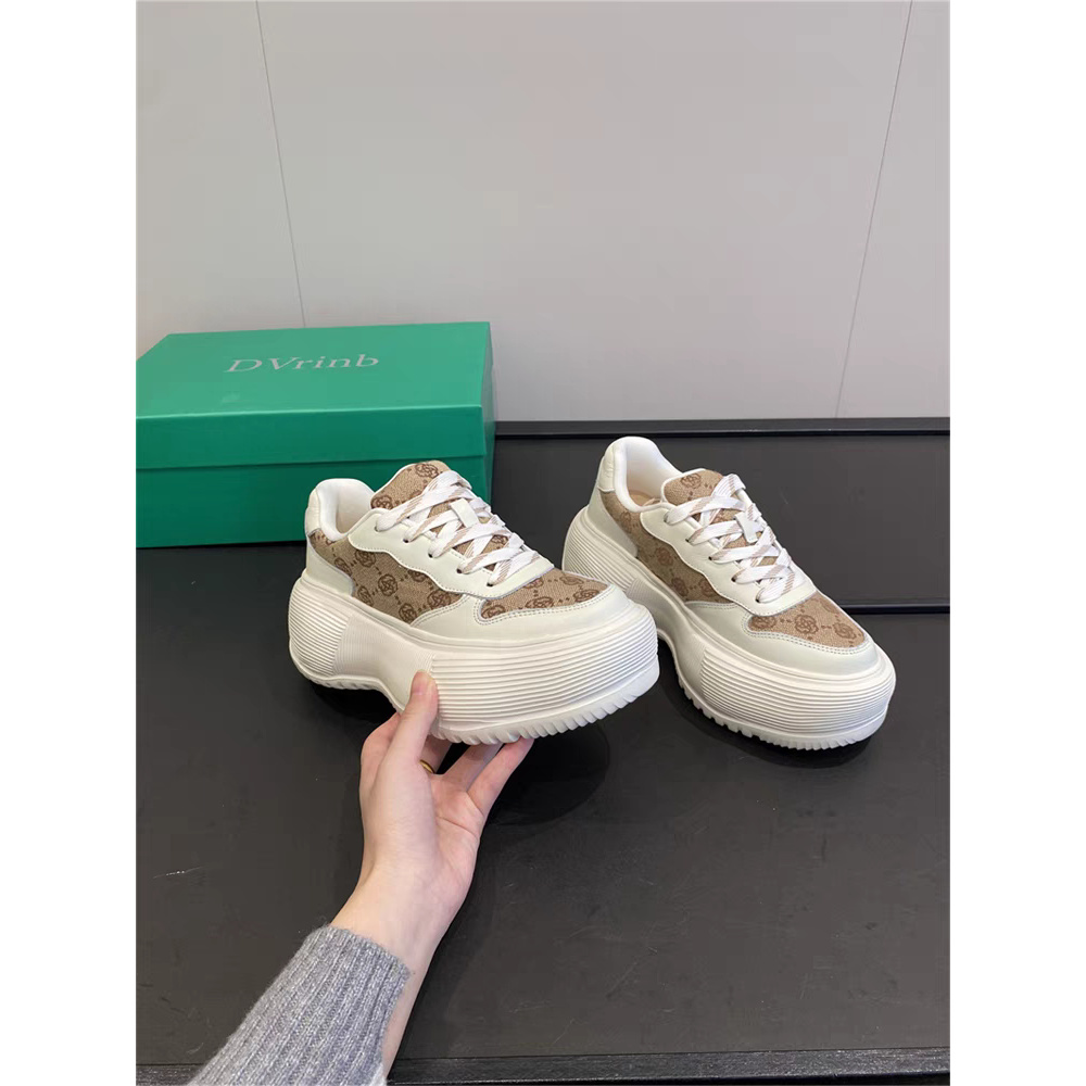 预 厂米黄色 休闲运动鞋货号0930915