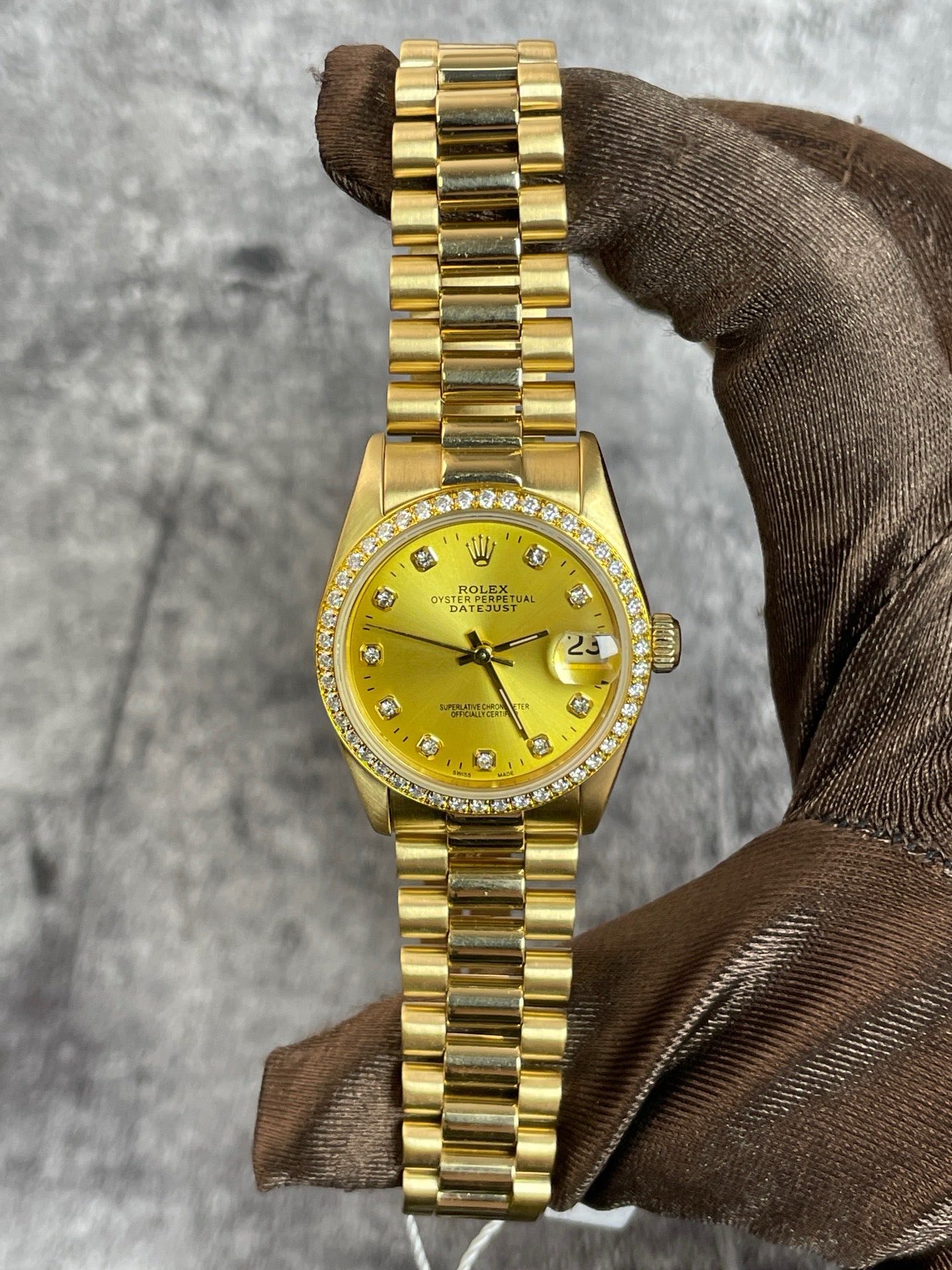 99新 Rolex/劳力士 日志/金盘钻刻钻圈金劳/31表径