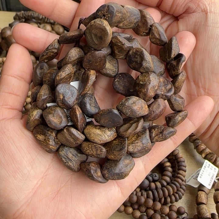 沉香手串淡*浮沉汝湖多样性发货一条卡13-46克