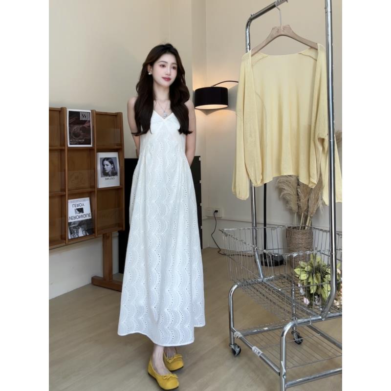 露露-温柔风初恋刺绣镂空连衣裙女2025夏季设计感绝美长裙