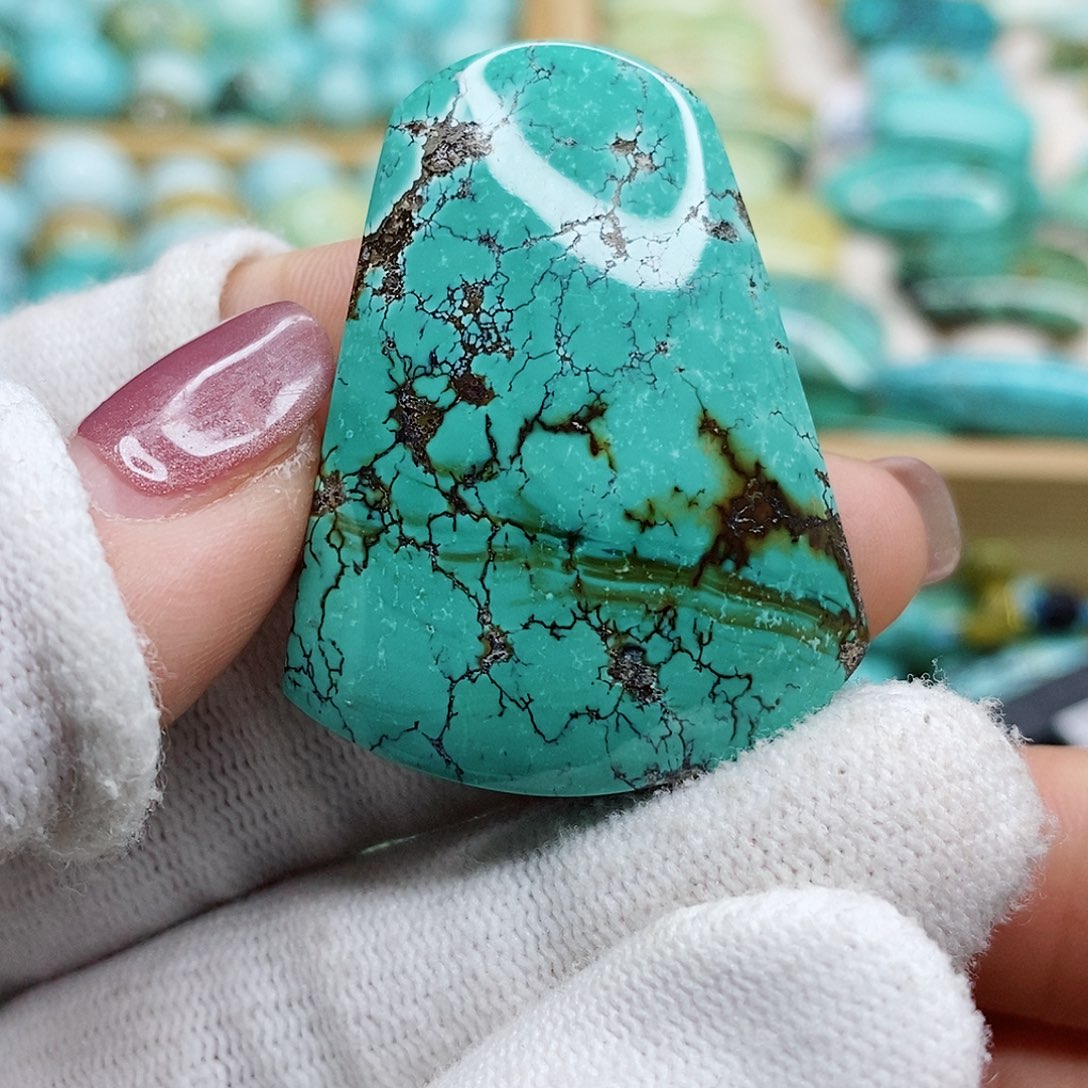 绿松石颈饰未镶嵌