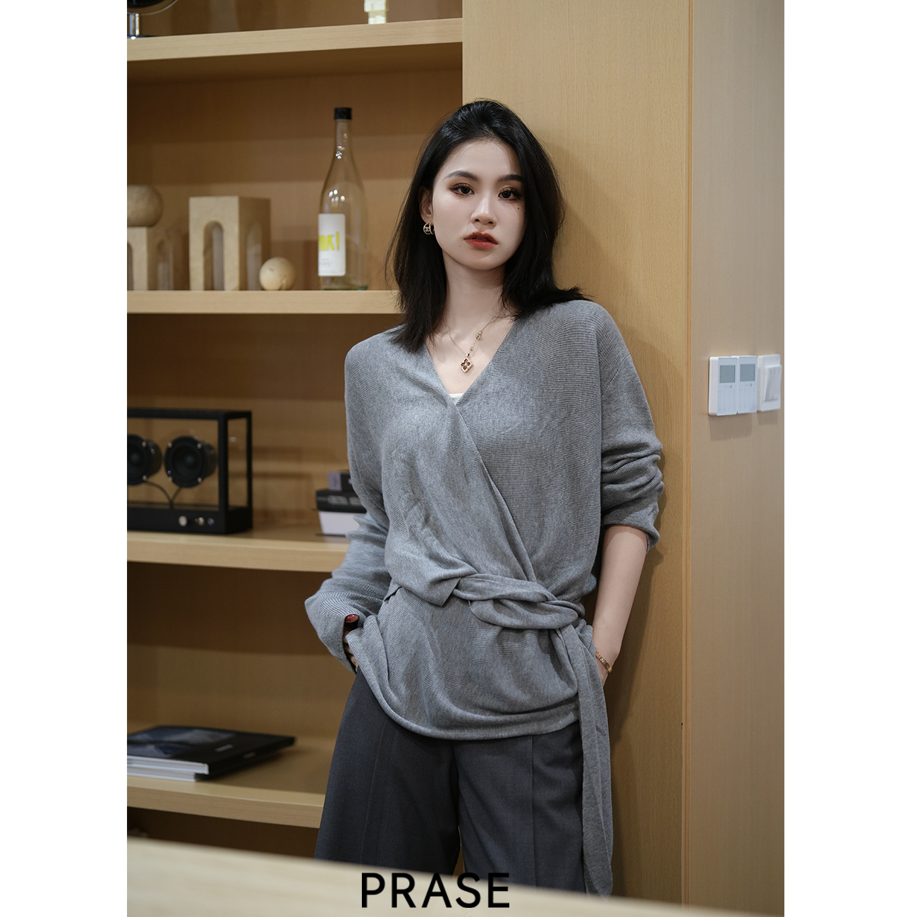 PRASE·噜【知性恋人】微胖轻奢设计款秋羊毛气质系带毛织衫PR507B23
