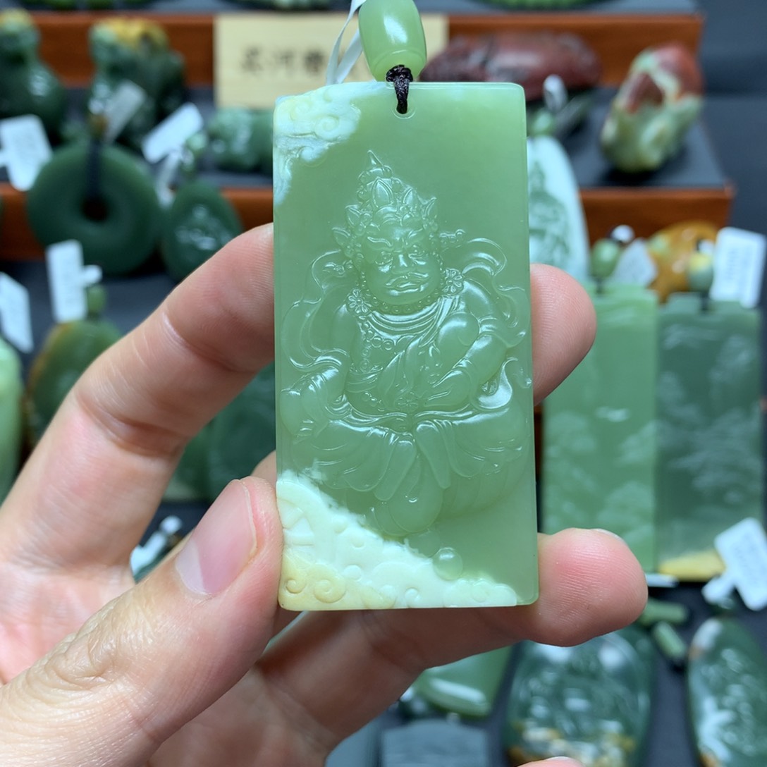 岫岩河磨玉（透闪石质玉）挂件未镶嵌