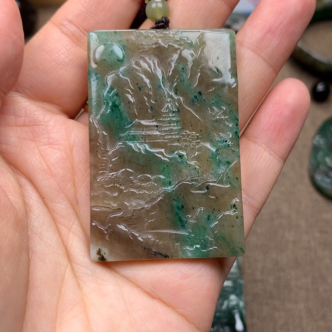 独山玉未镶嵌颈饰微瑕处理