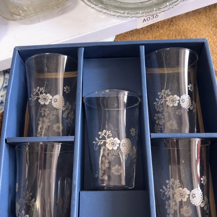 盖碗瓷器直播放漏中