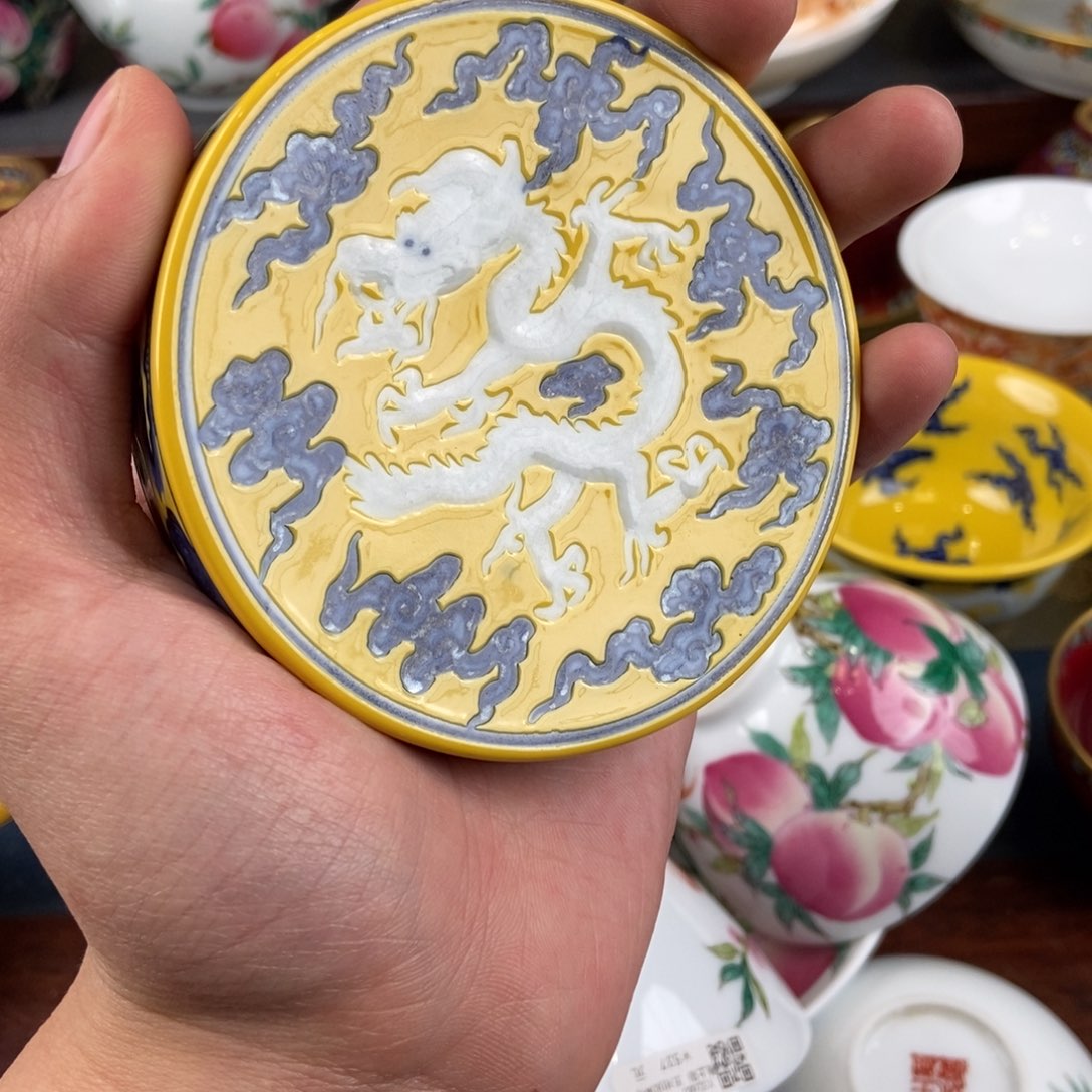 陶瓷艺术家的作品是一种非常高兴的