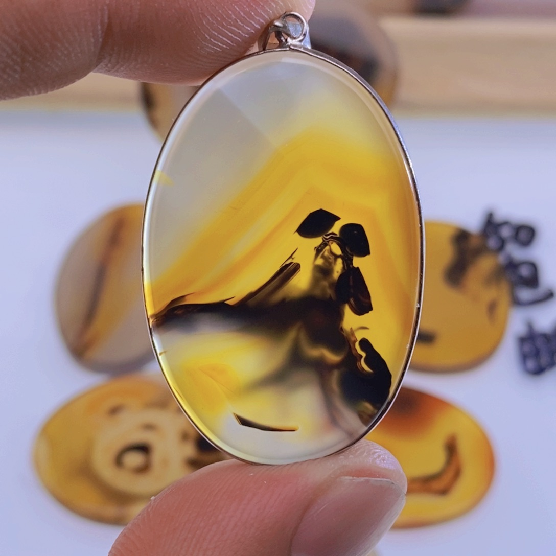 玛瑙/玉髓颈饰未镶嵌