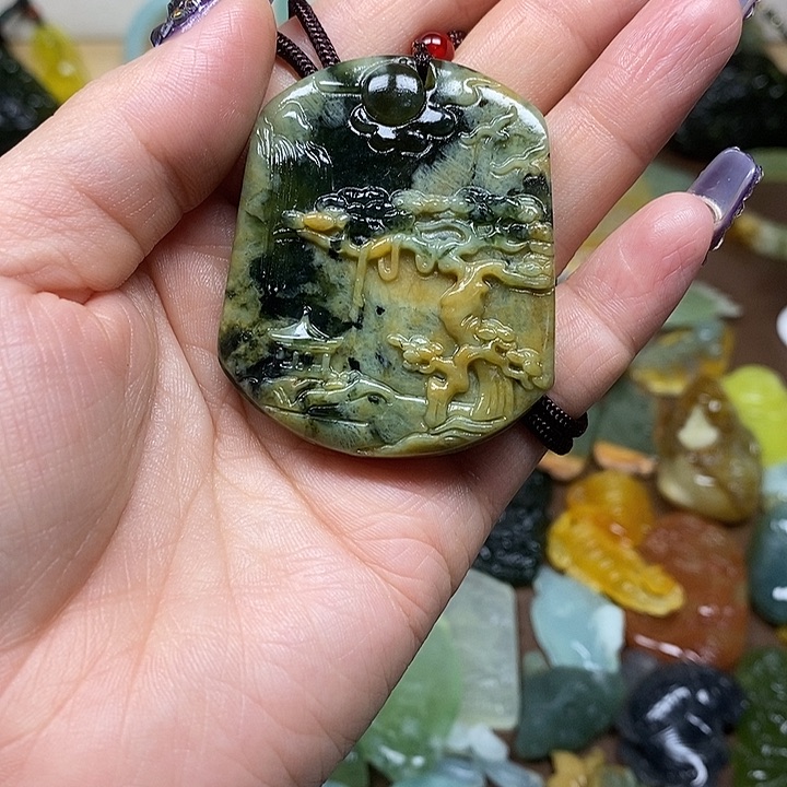 蛇纹石玉吊坠未镶嵌