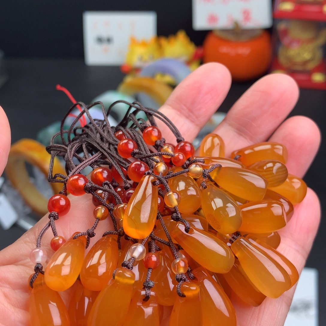 玛瑙/玉髓颈饰未镶嵌多样性化发一件