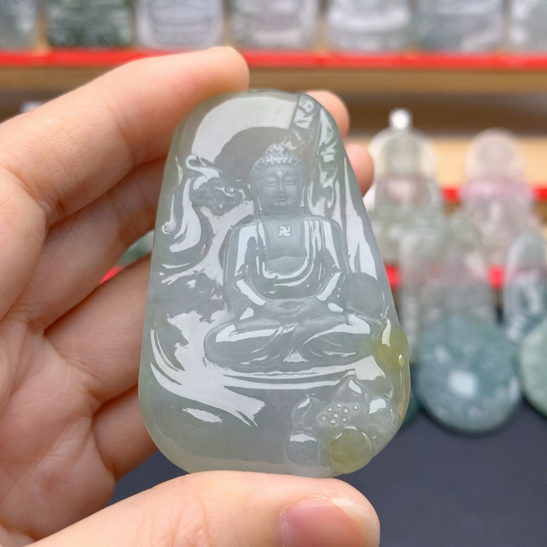 翡翠未镶嵌颈饰大日