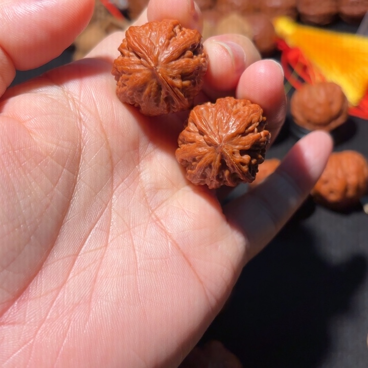 把件文玩核桃野生核桃秋子手捻299