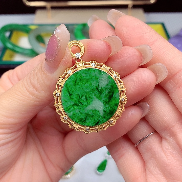 翡翠颈饰银S925镶嵌翡翠