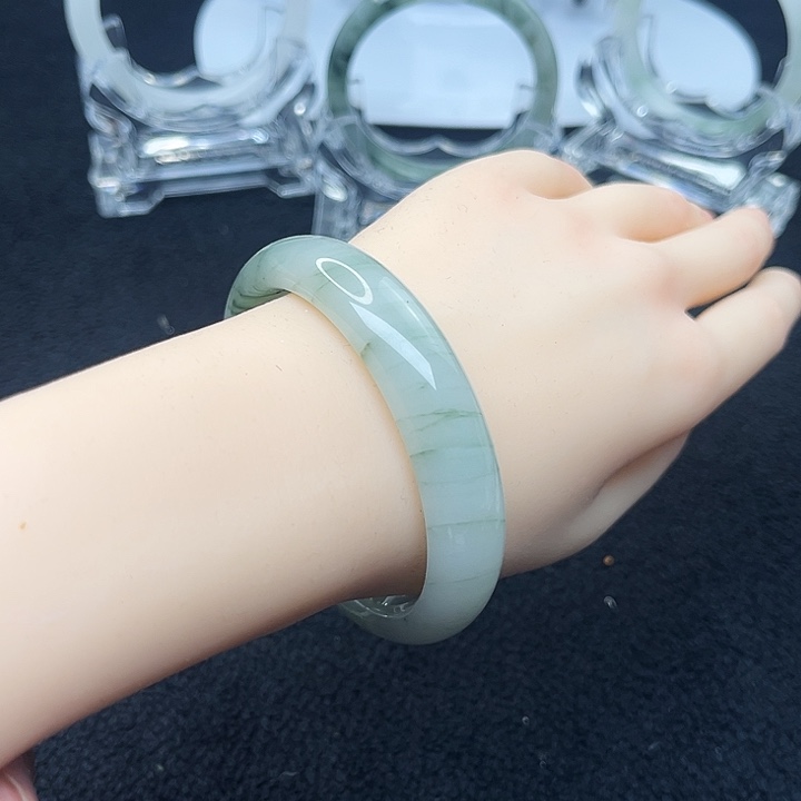 石英质玉未镶嵌手镯2000