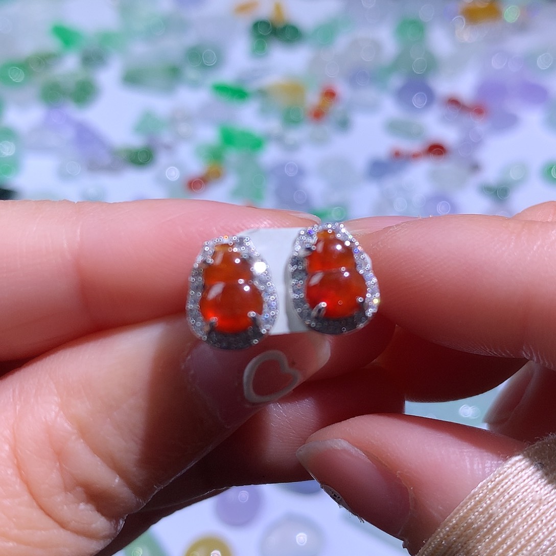 翡翠颈饰未镶嵌葫芦