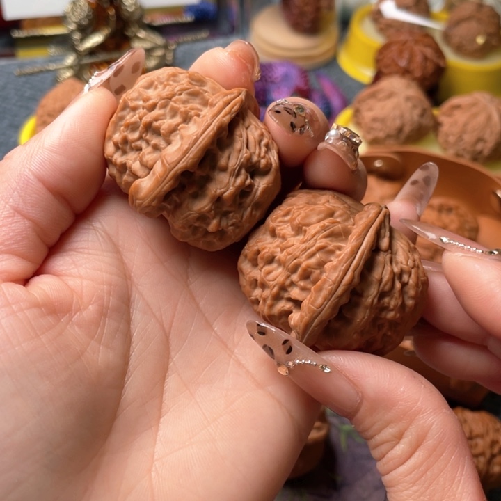 文玩核桃把件白狮子